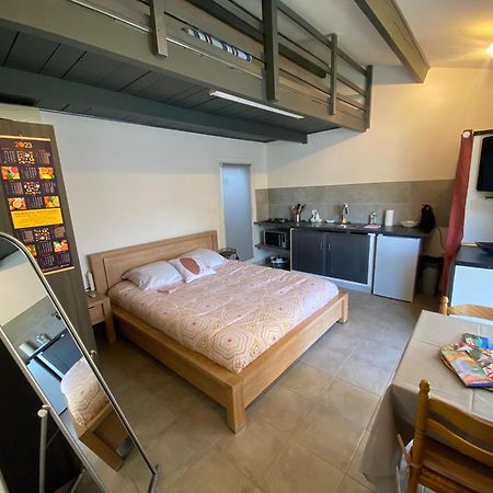 Proche Ajaccio Maisonnette Independante 4 Personnes Au Calme 阿拉塔 外观 照片