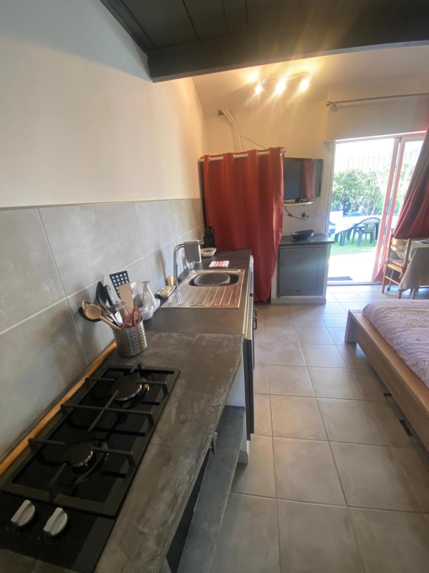 Proche Ajaccio Maisonnette Independante 4 Personnes Au Calme 阿拉塔 外观 照片